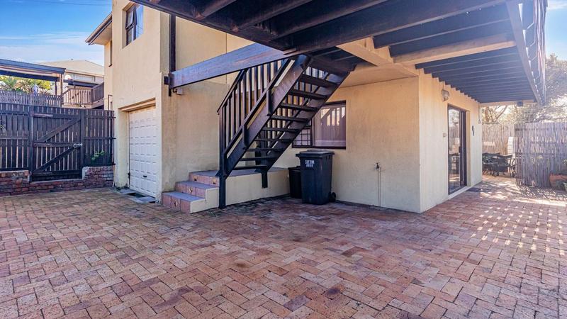 8 Bedroom Property for Sale in Fish Hoek Western Cape